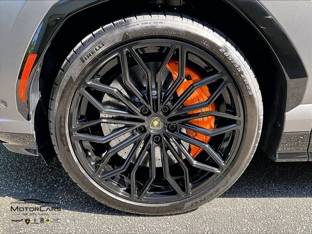 Used 2025 Lamborghini Urus SE image 10