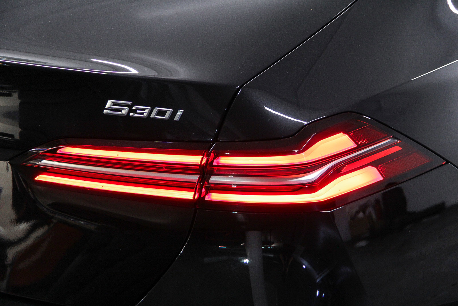 Used 2026 BMW 530i w/ Premium Package image 7