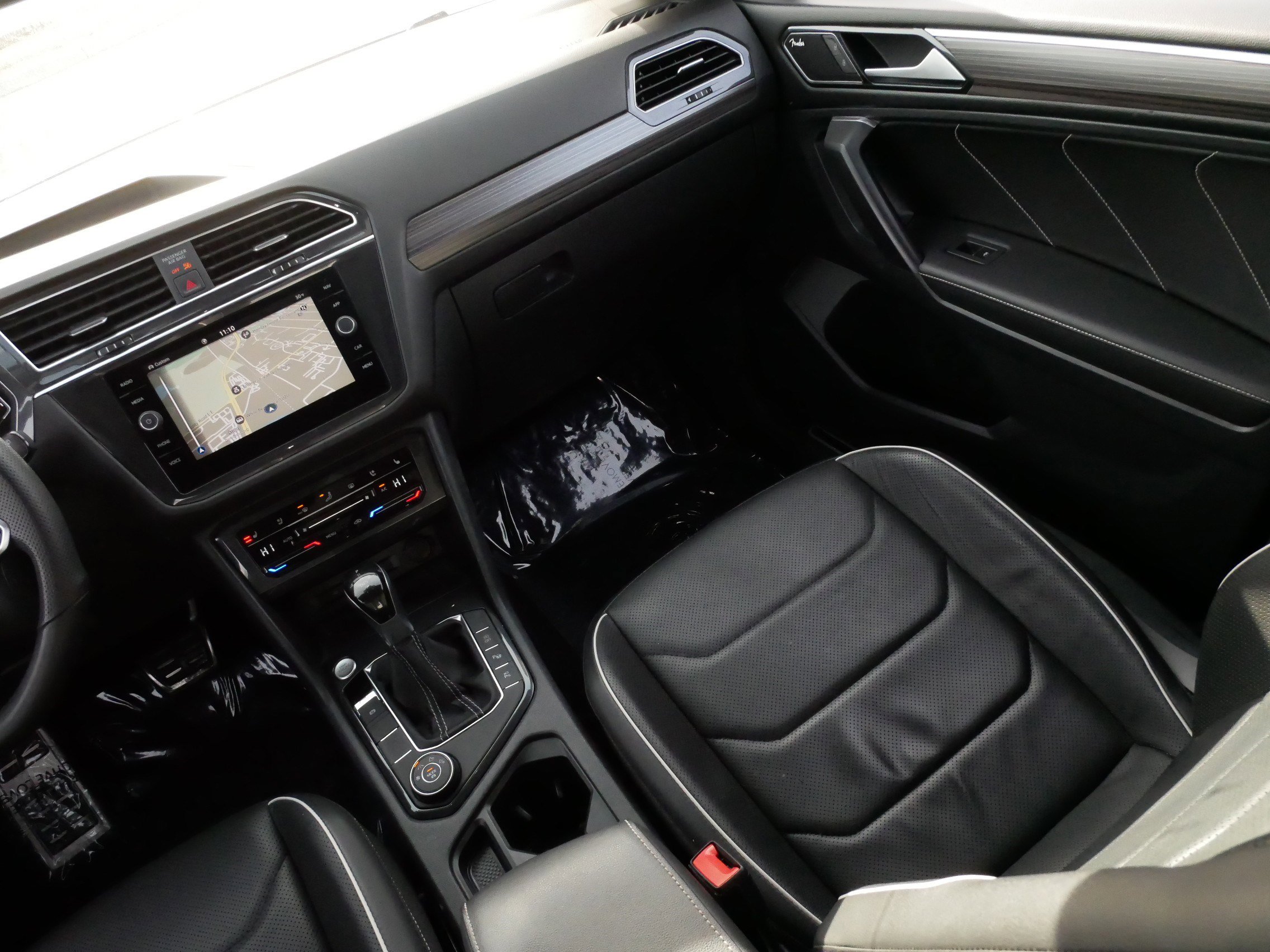 Used 2022 Volkswagen Tiguan SEL R-Line image 11