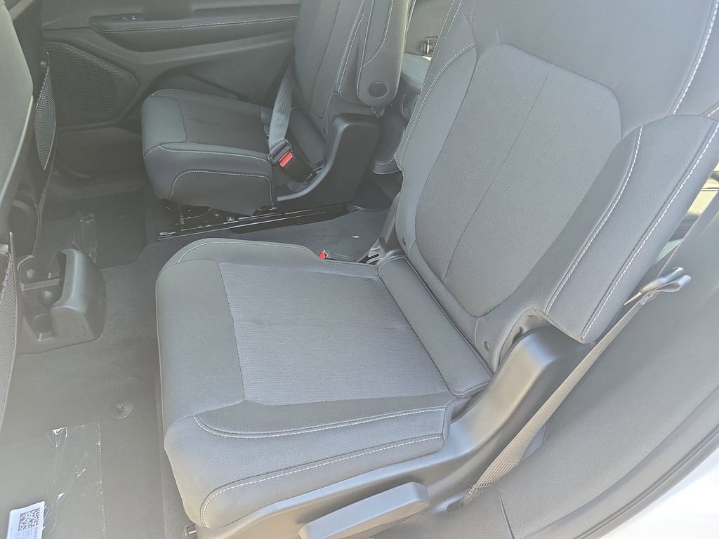 New 2026 Jeep Grand Cherokee L Laredo AWD/4WD image 16
