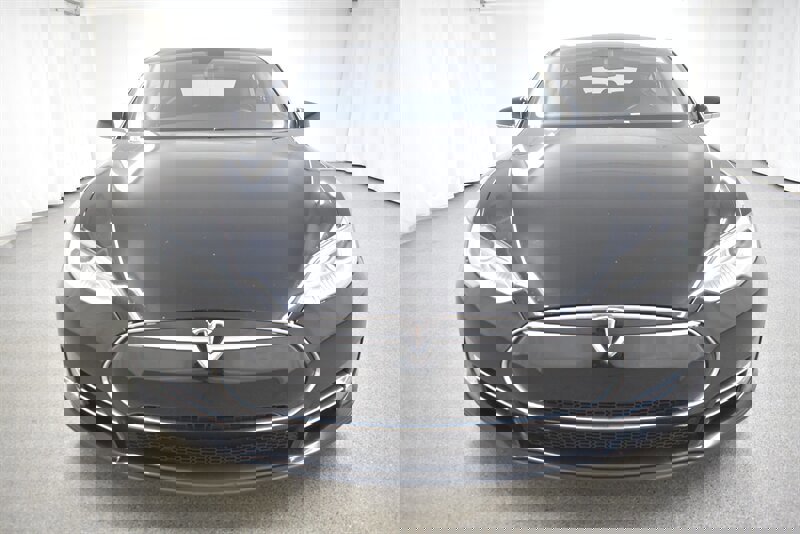 Used 2013 Tesla Model S Performance image 2