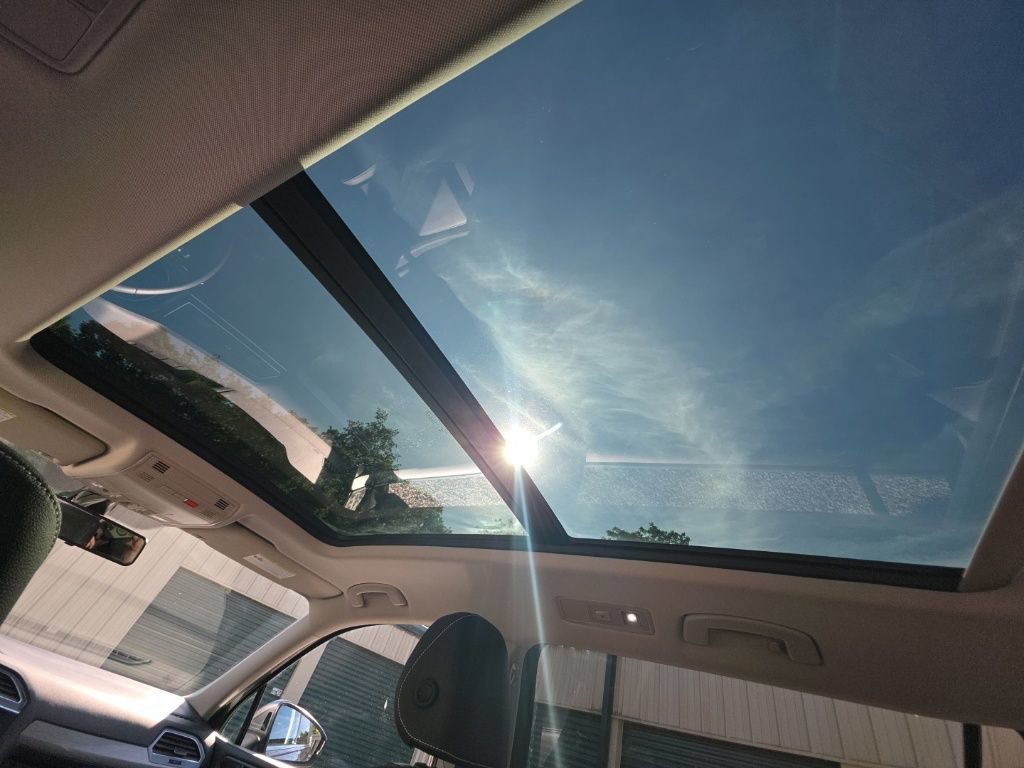 Used 2021 Volkswagen Tiguan SE w/ Panoramic Sunroof Package AWD/4WD image 22