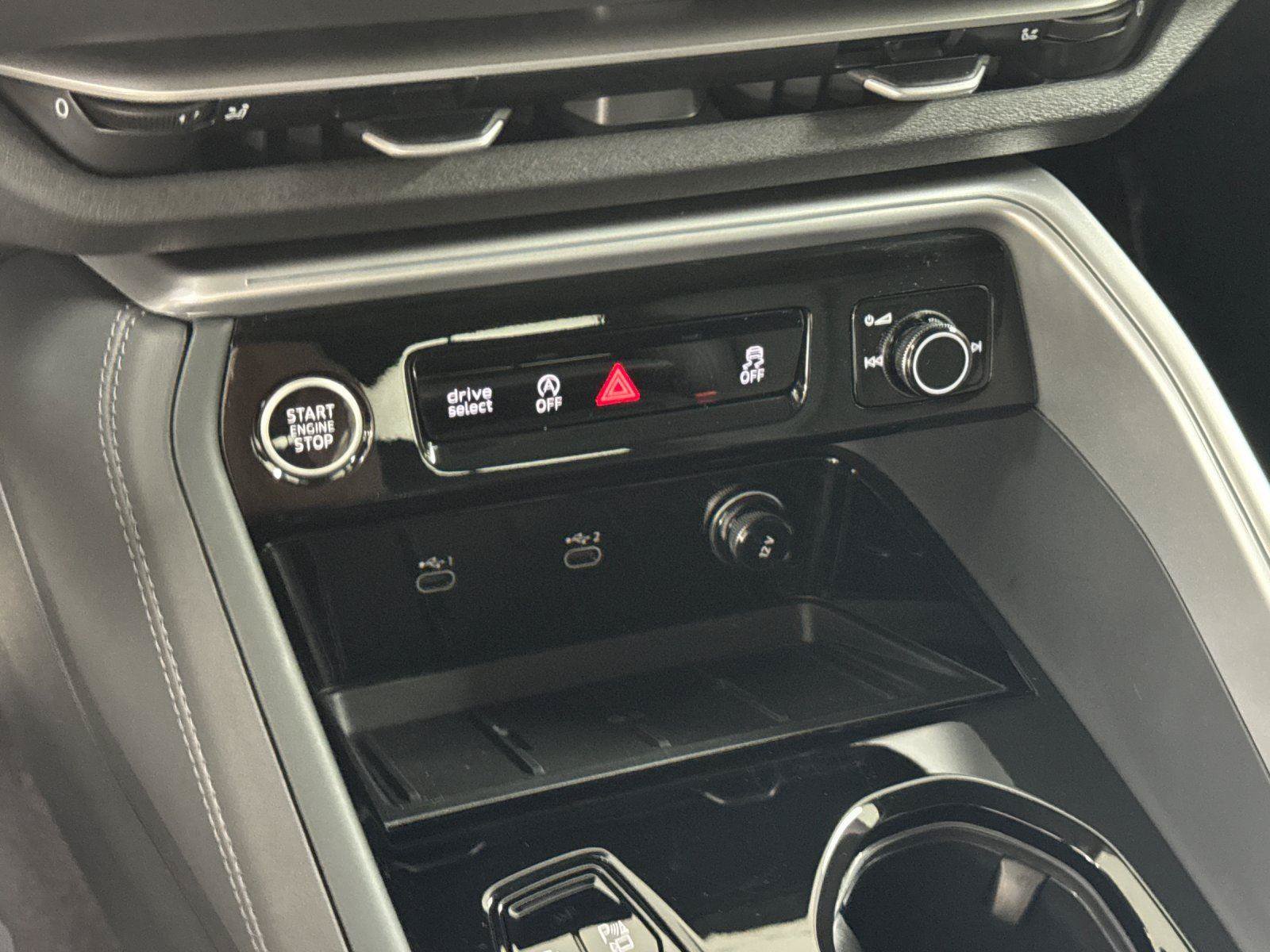 Used 2025 Audi Q5 Premium w/ Premium Plus AWD/4WD image 21