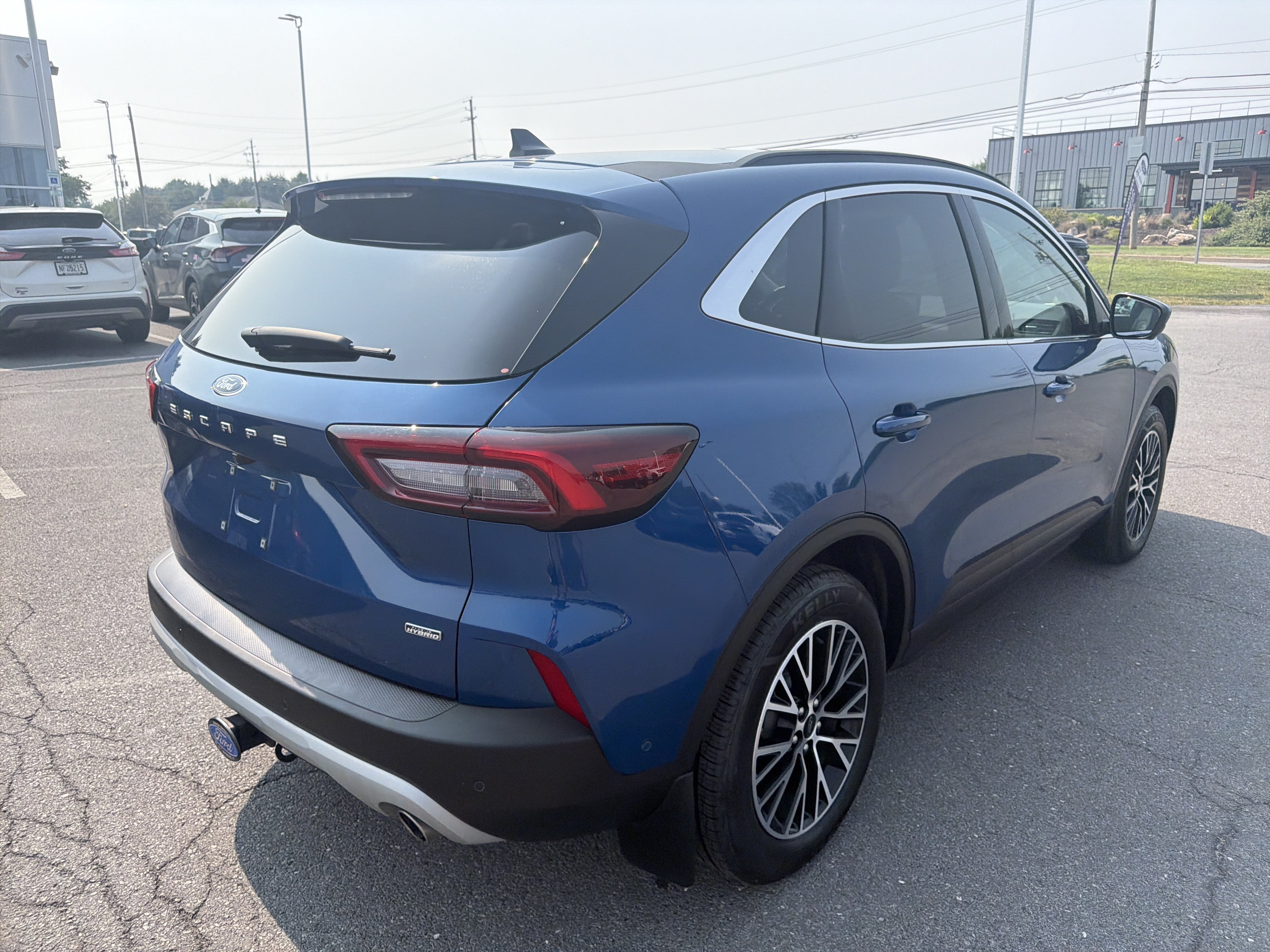 Certified 2023 Ford Escape SE w/ PHEV Premium Package FWD video 3