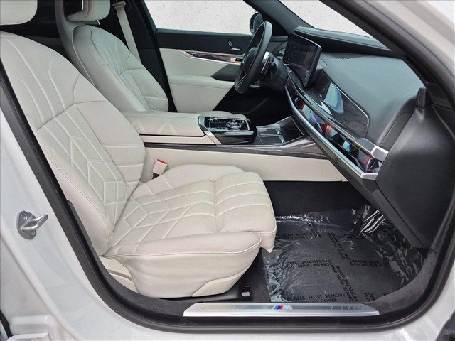 Used 2024 BMW 760i xDrive w/ Premium Package 2 AWD/4WD image 20