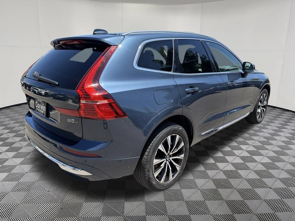 Used 2023 Volvo XC60 B5 Plus AWD/4WD image 8