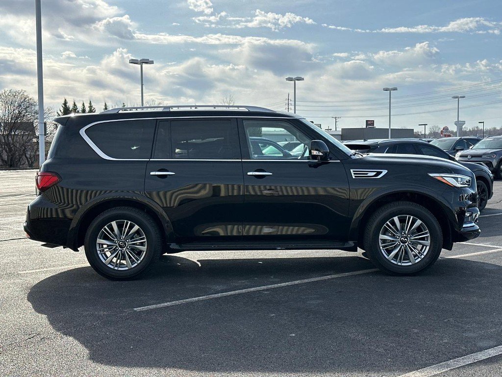 Used 2023 INFINITI QX80 Luxe w/ Cargo Package image 4