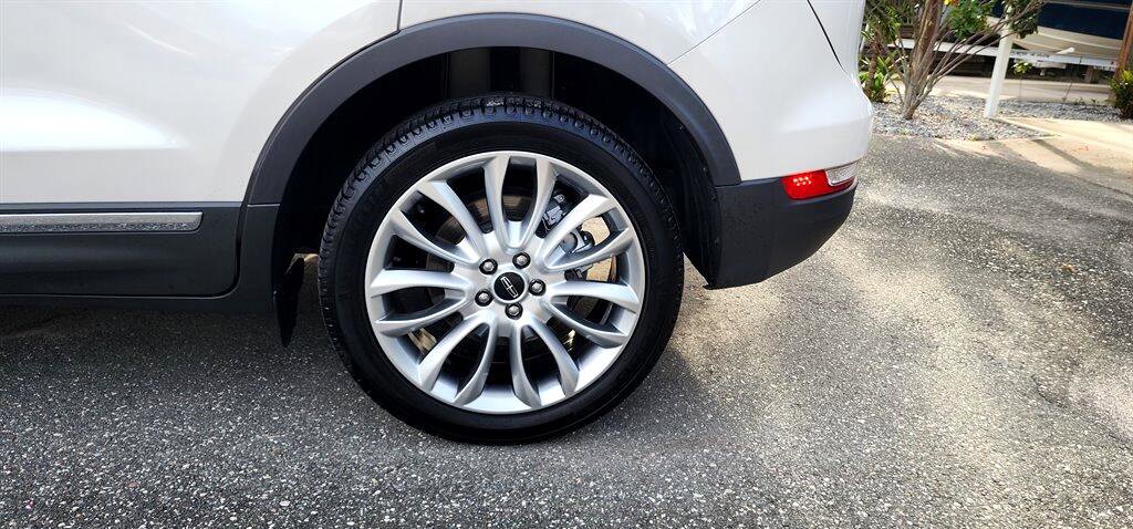 Used 2017 Lincoln MKC Reserve image 12