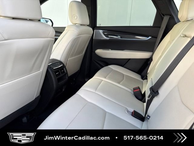 Certified 2025 Cadillac XT5 Sportv w/ Technology Package AWD/4WD image 7