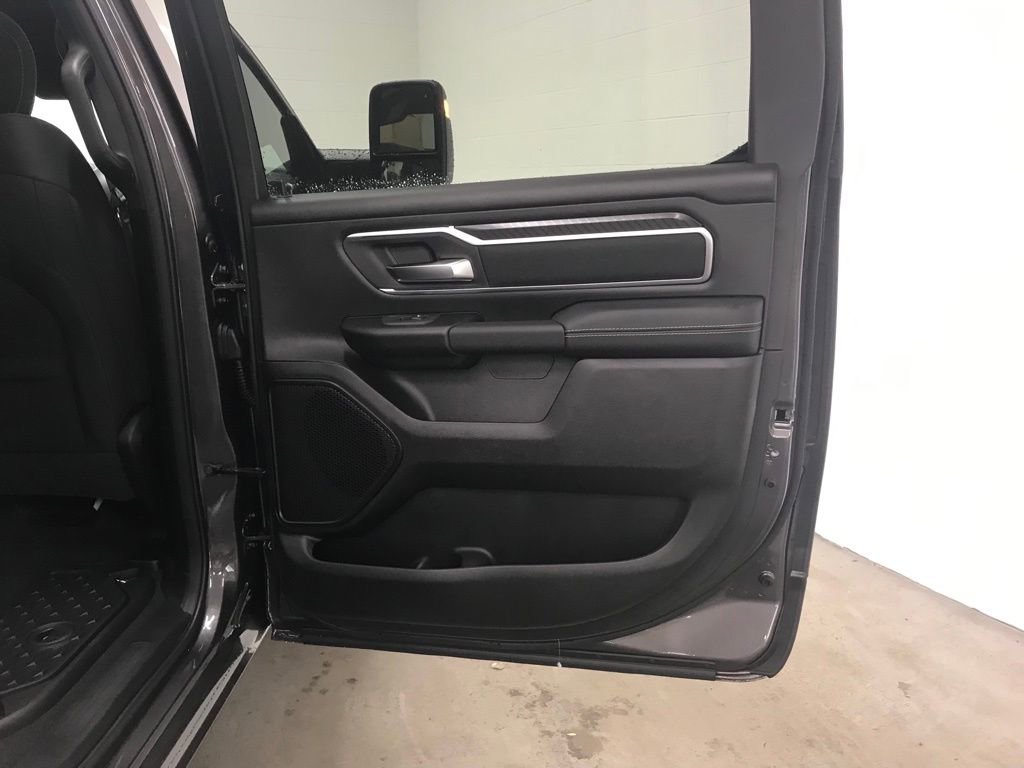 New 2026 RAM 1500 4x4 Crew Cab image 44