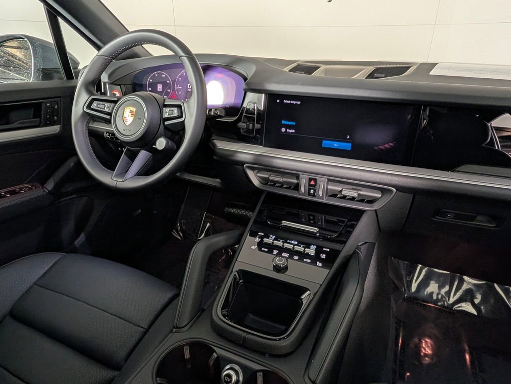 Certified 2025 Porsche Cayenne image 22