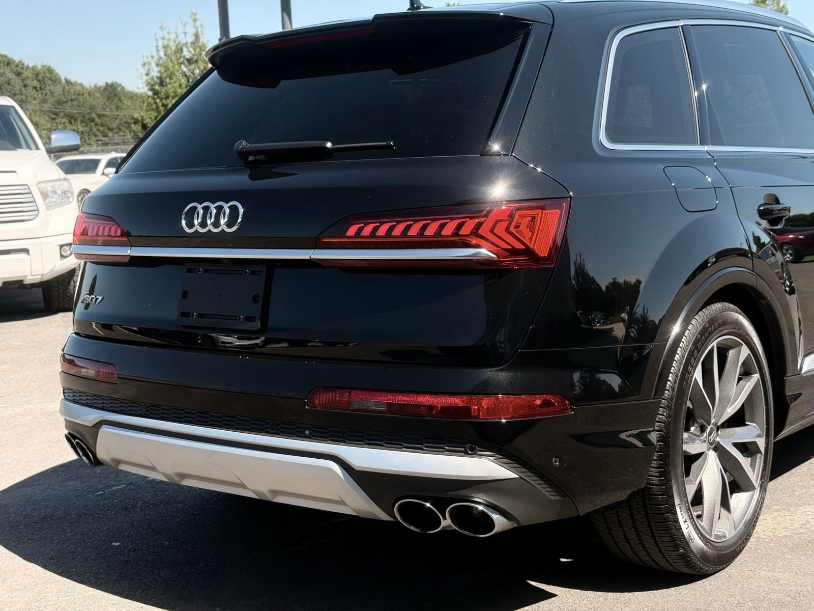 Used 2023 Audi SQ7 Prestige w/ Prestige Package image 11