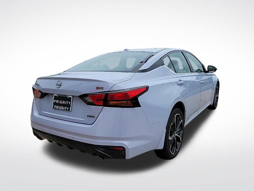Used 2024 Nissan Altima 2.5 SR AWD/4WD image 5