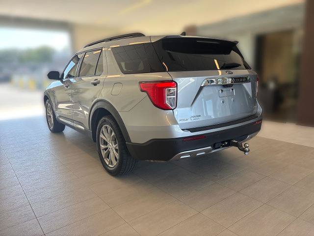 Certified 2022 Ford Explorer XLT w/ Equipment Group 202A AWD/4WD image 2