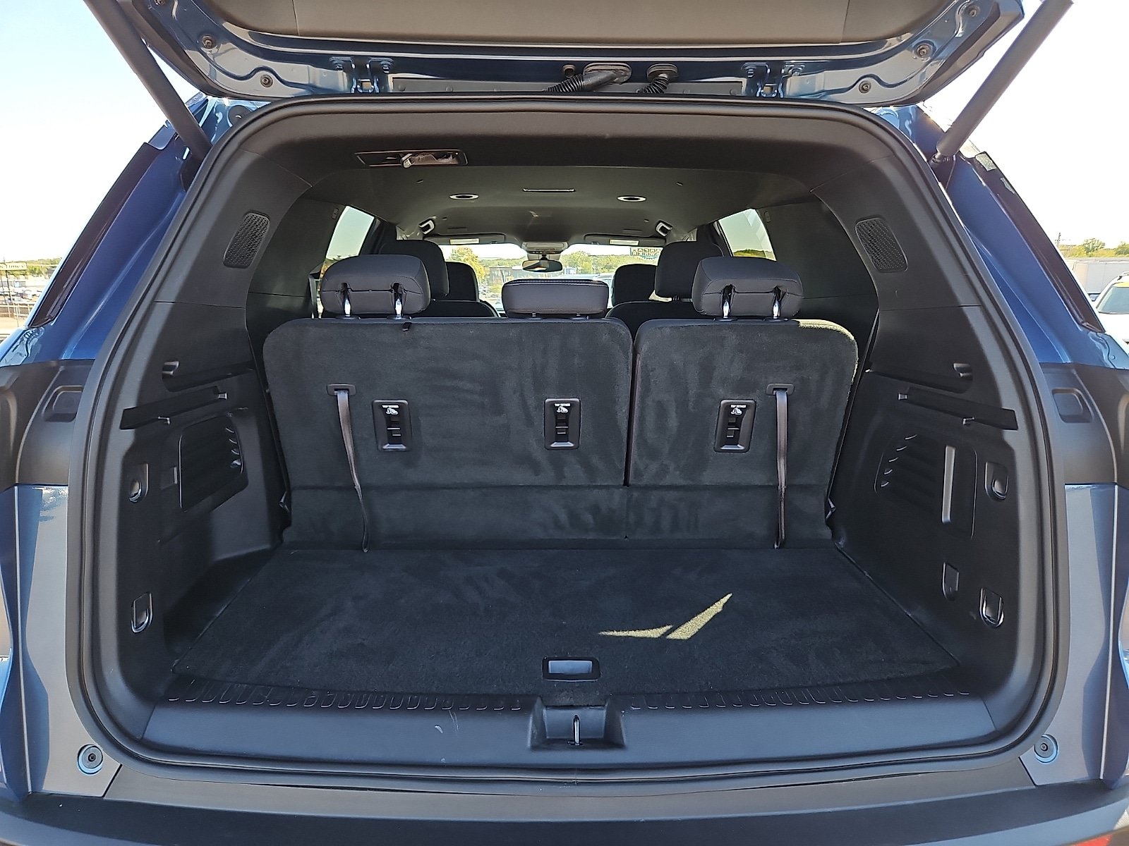 Used 2026 Chevrolet Traverse LT FWD image 28