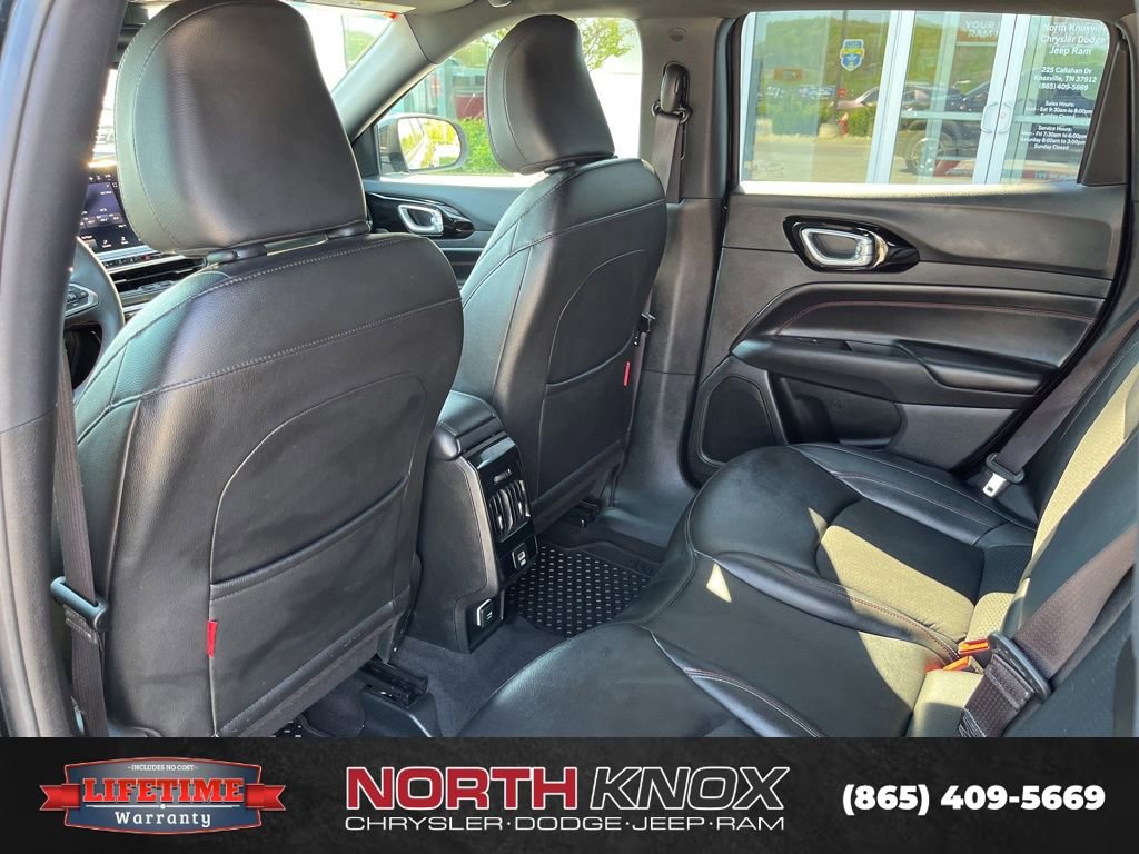 Used 2024 Jeep Compass Trailhawk AWD/4WD image 15