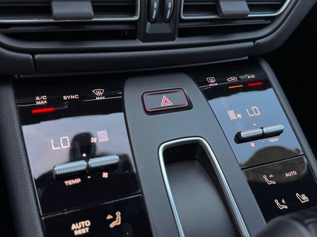 Certified 2026 Porsche Macan AWD/4WD image 31