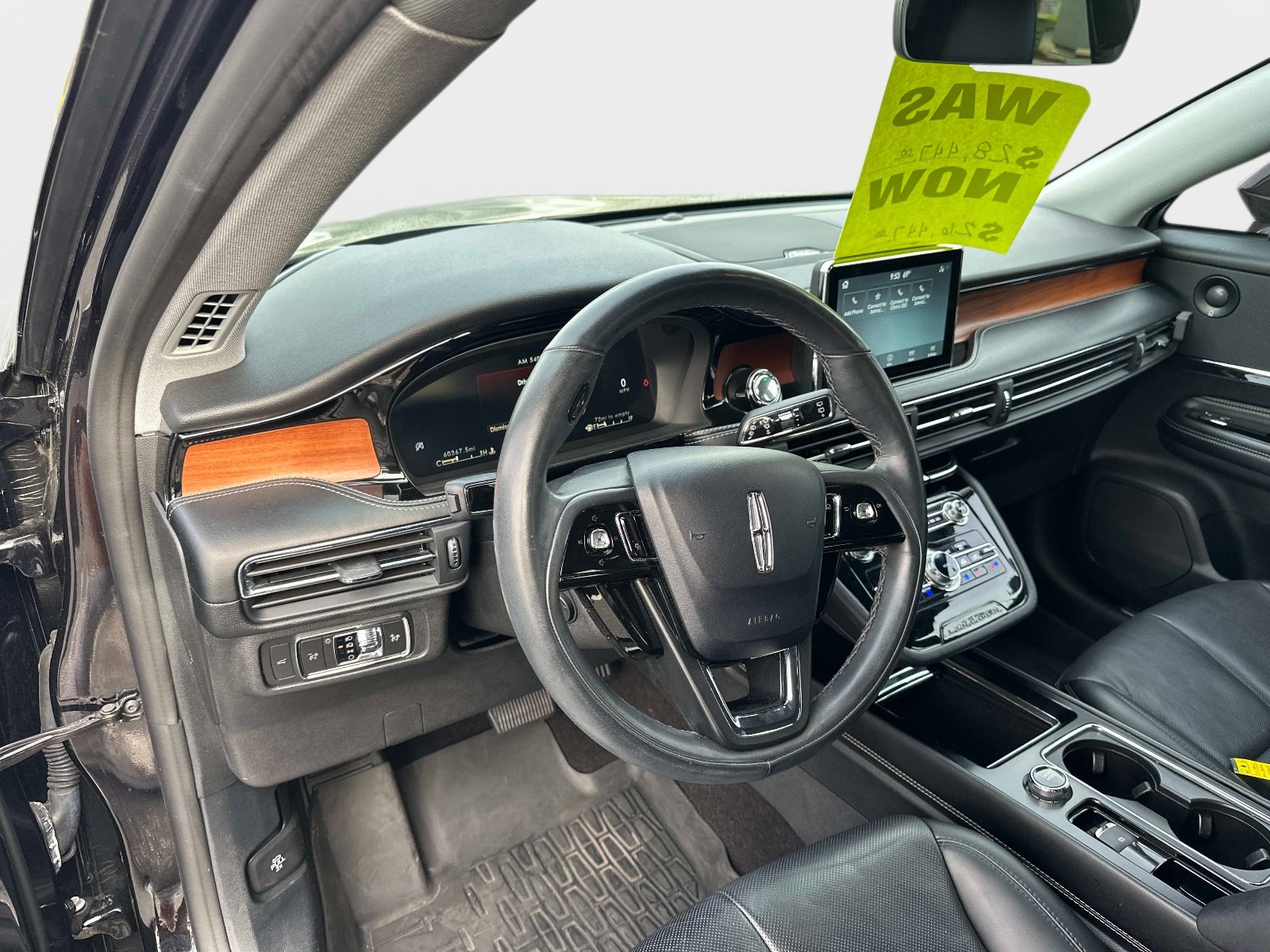 Used 2022 Lincoln Corsair Reserve w/ Equipment Group 201A image 17