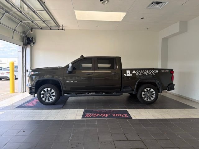 Used 2022 Chevrolet Silverado 2500 Custom w/ Custom Value Package AWD/4WD image 1