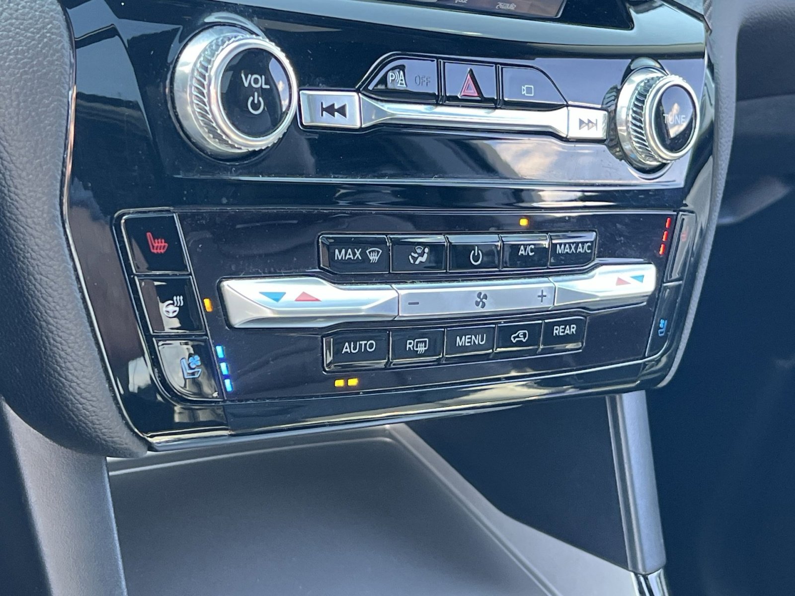 Used 2023 Ford Explorer ST w/ Equipment Group 401A image 21