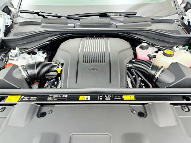 New 2025 Land Rover Range Rover Long Wheelbase SE image 36