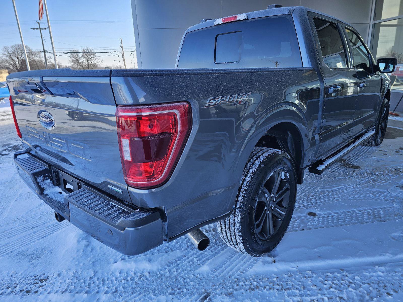 Used 2022 Ford F150 XLT w/ Equipment Group 302A High image 6