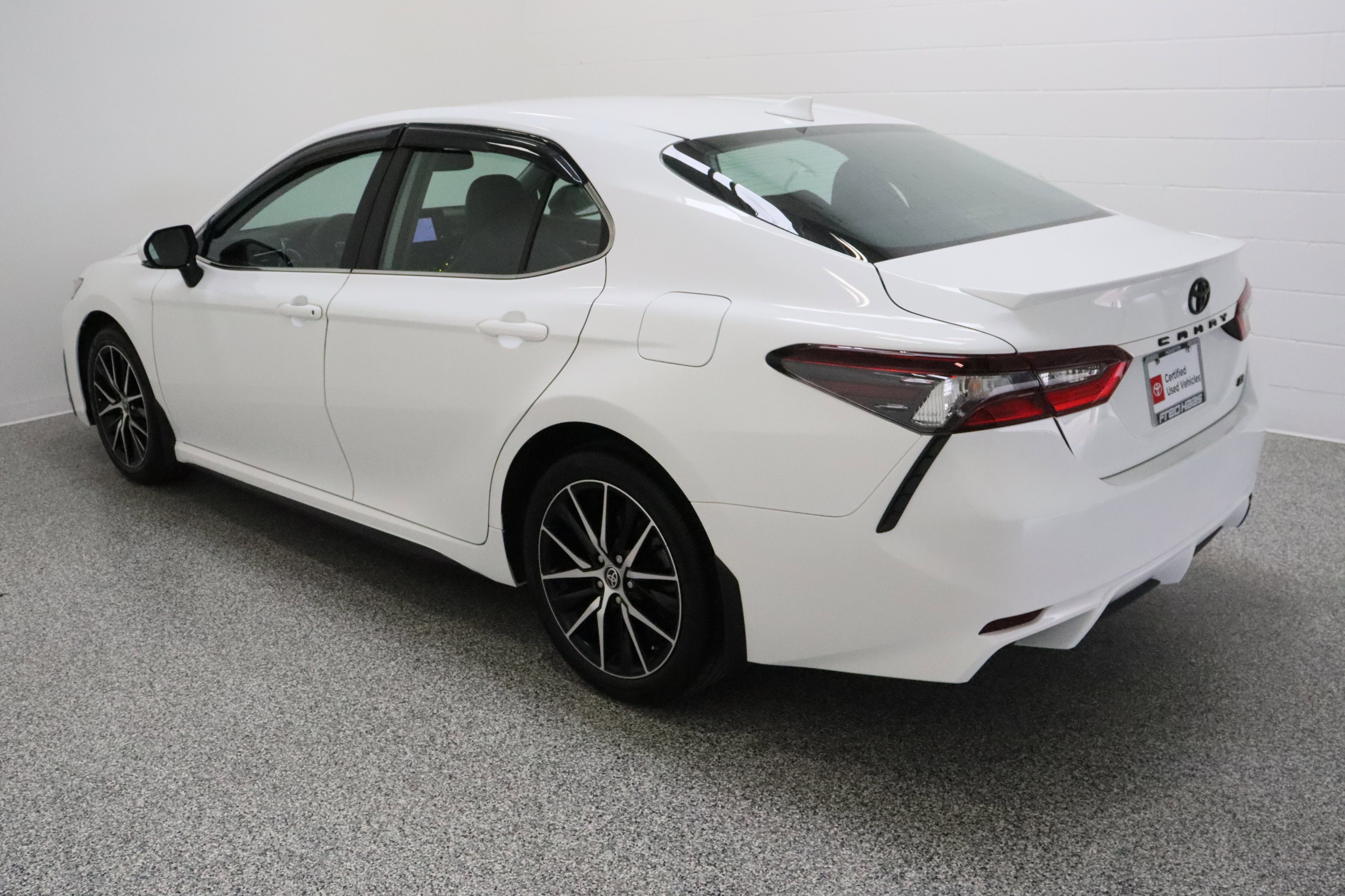 Certified 2023 Toyota Camry SE w/ Convenience Package image 9