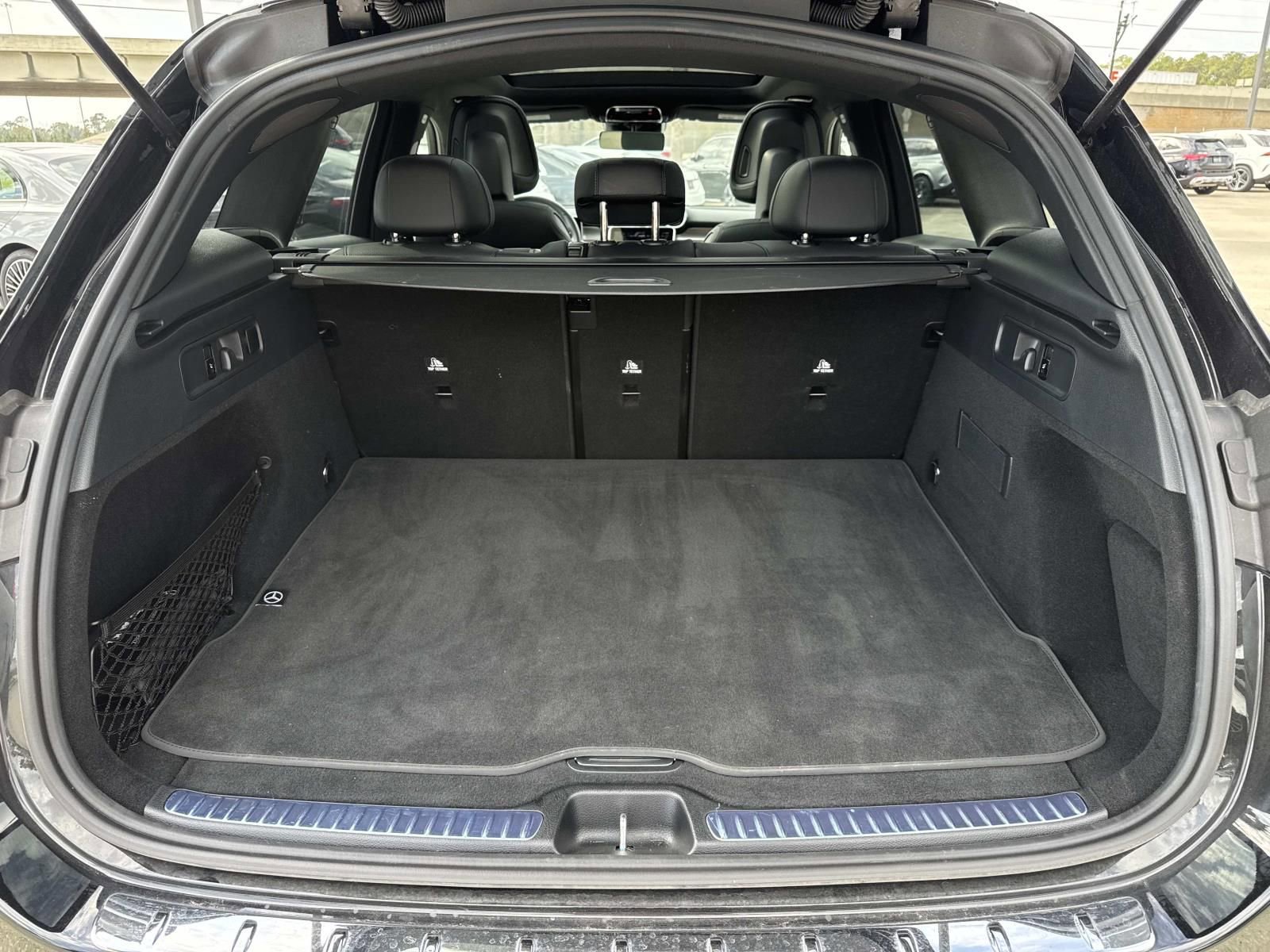 Used 2025 Mercedes-Benz GLC 300 image 8