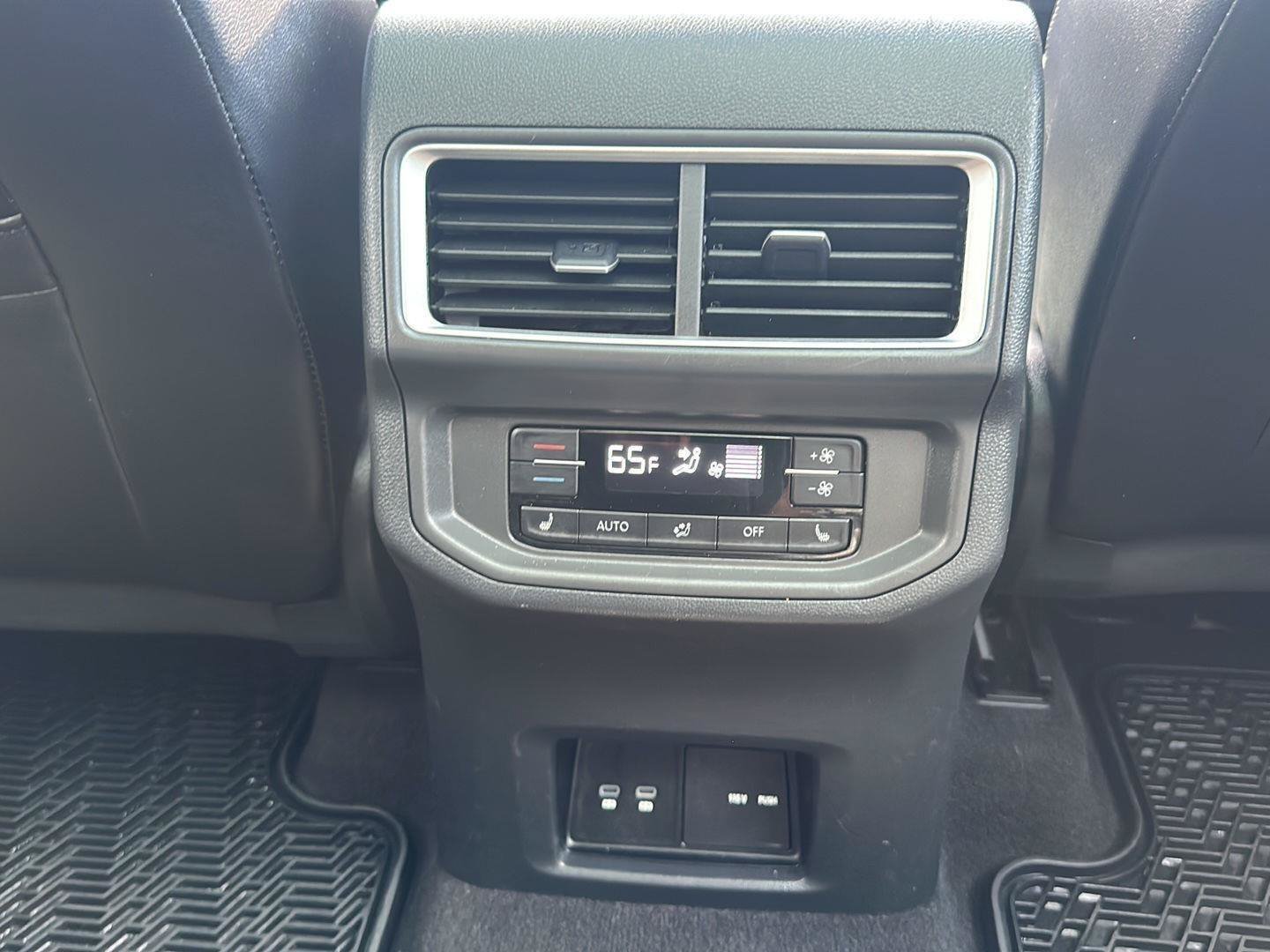 Used 2024 Volkswagen Atlas SEL AWD/4WD image 42