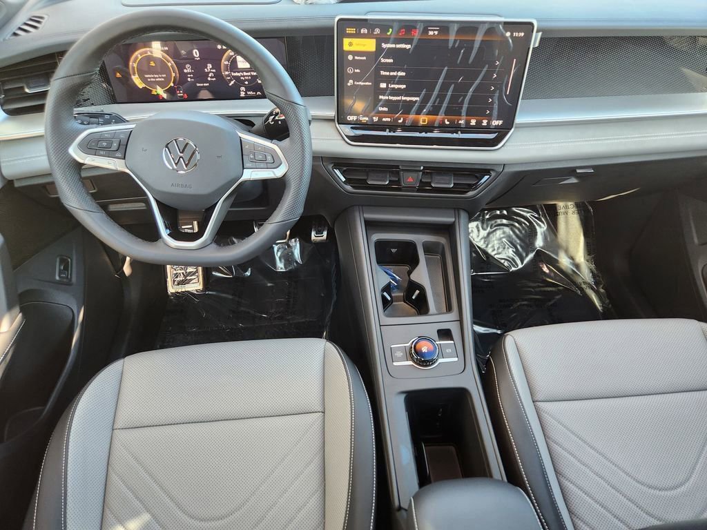 New 2026 Volkswagen Tiguan SE R-Line image 16