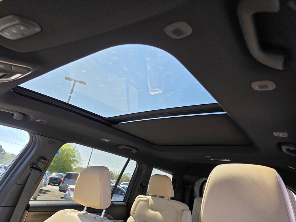 Used 2024 Jeep Grand Cherokee L Limited image 24