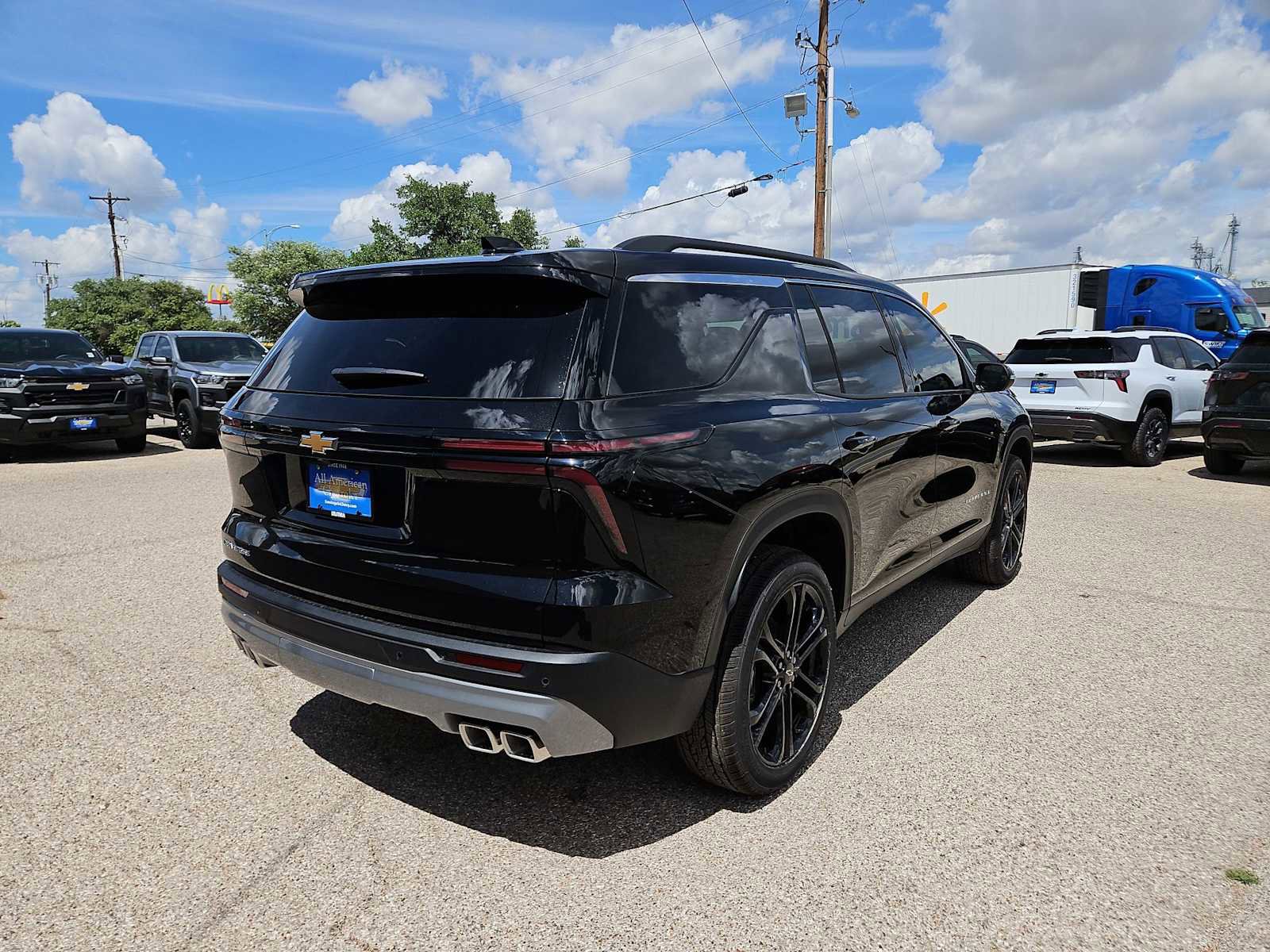 New 2026 Chevrolet Traverse LT image 8