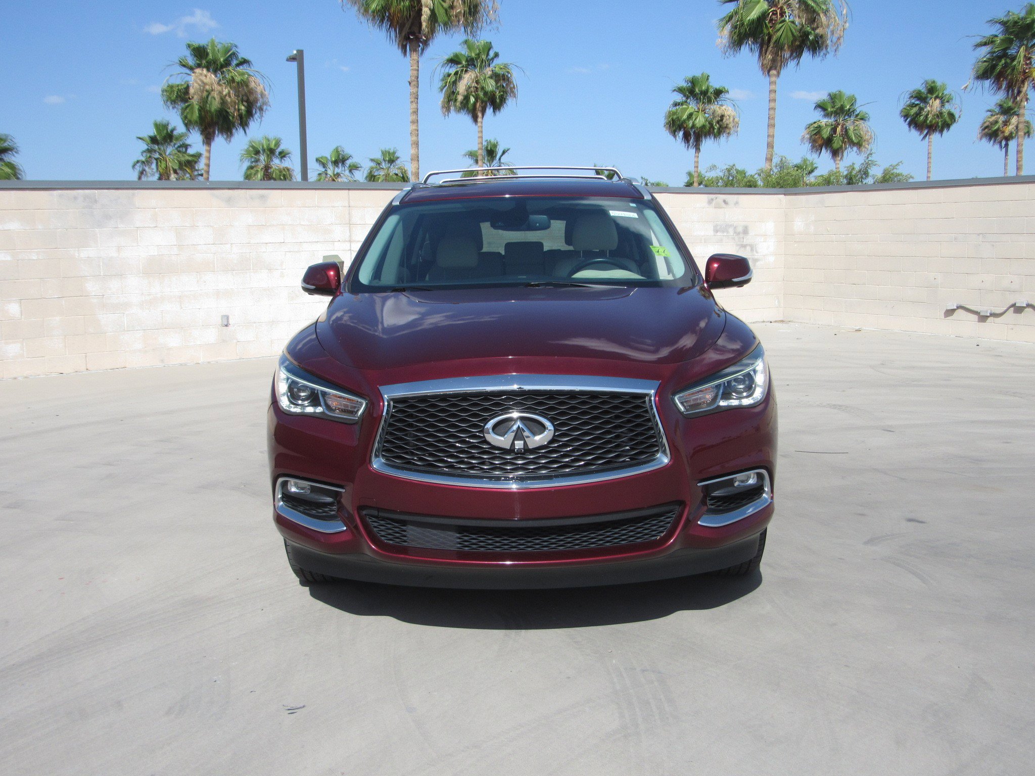 Used 2020 INFINITI QX60 Luxe w/ Essential Package FWD image 3