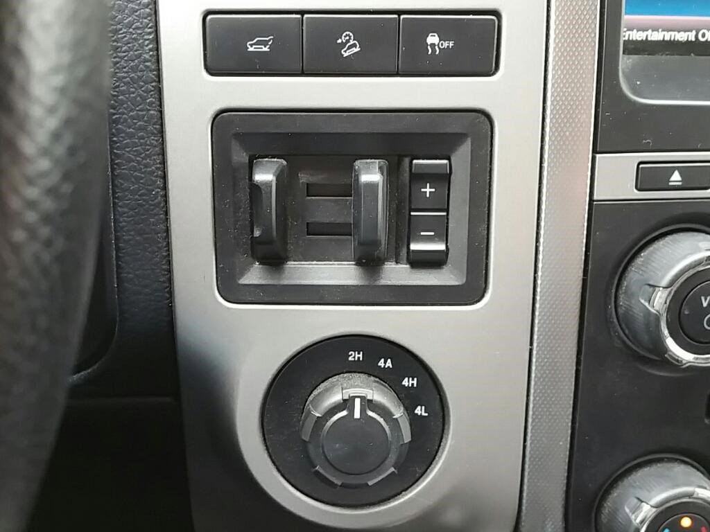 Used 2015 Ford Expedition EL XLT w/ Equipment Group 202A image 7