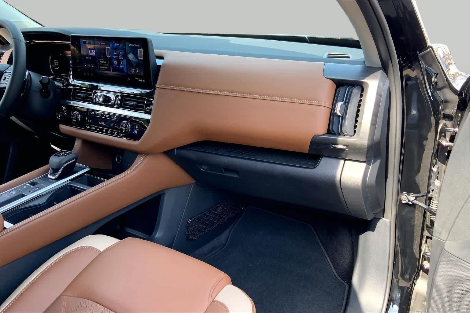 Used 2026 Nissan Pathfinder Platinum FWD image 18
