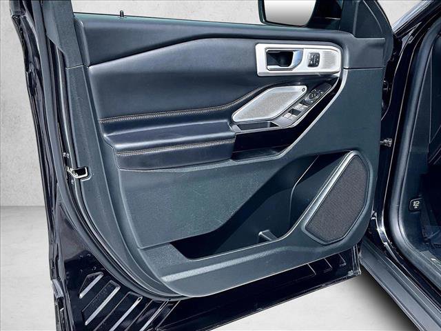 Used 2021 Ford Explorer Platinum w/ Equipment Group 601A image 18