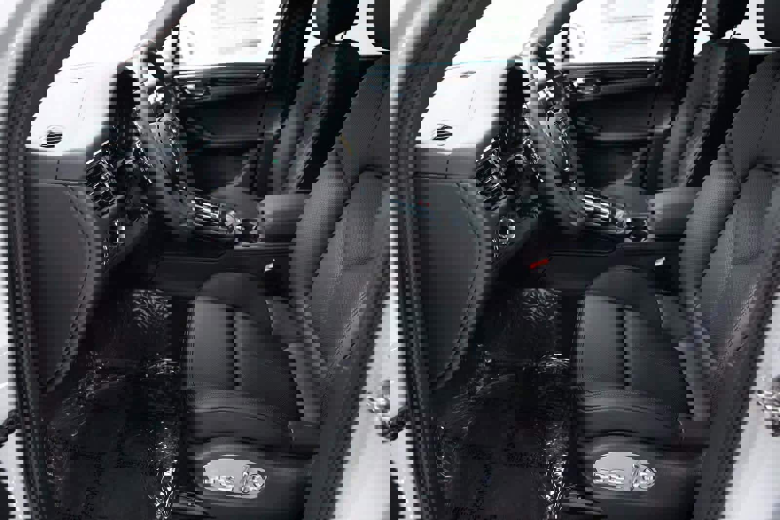 Certified 2025 Porsche Macan image 17