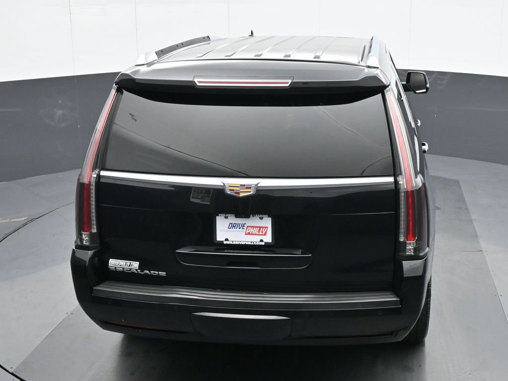 Used 2019 Cadillac Escalade Luxury AWD/4WD image 21