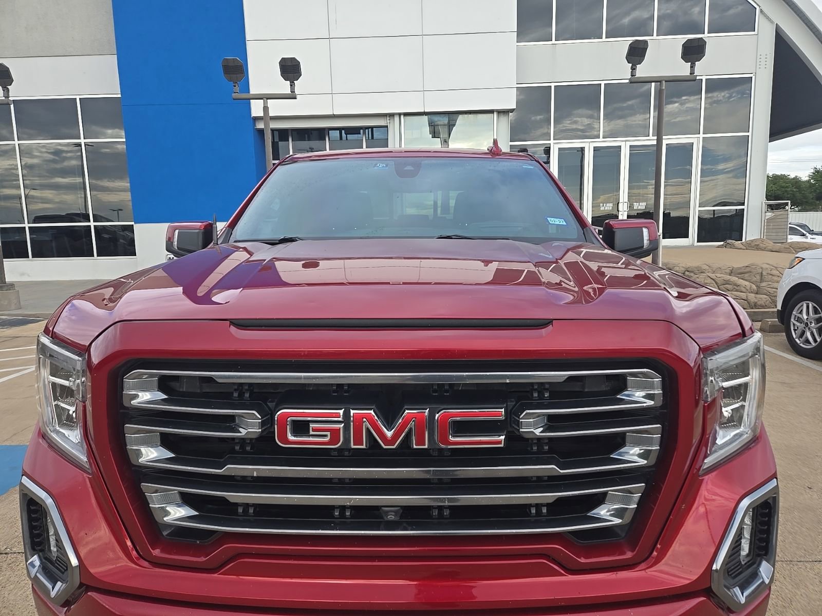 Used 2020 GMC Sierra 1500 AT4 w/ AT4 Premium Package image 3