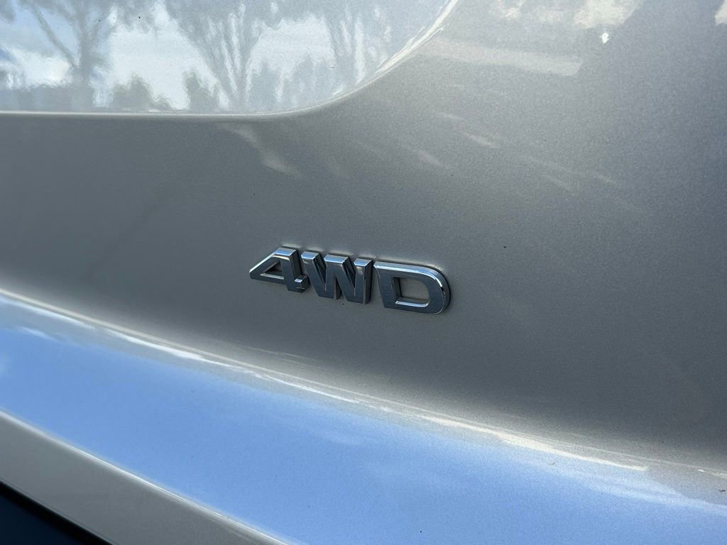 Used 2025 Nissan Pathfinder SV image 31