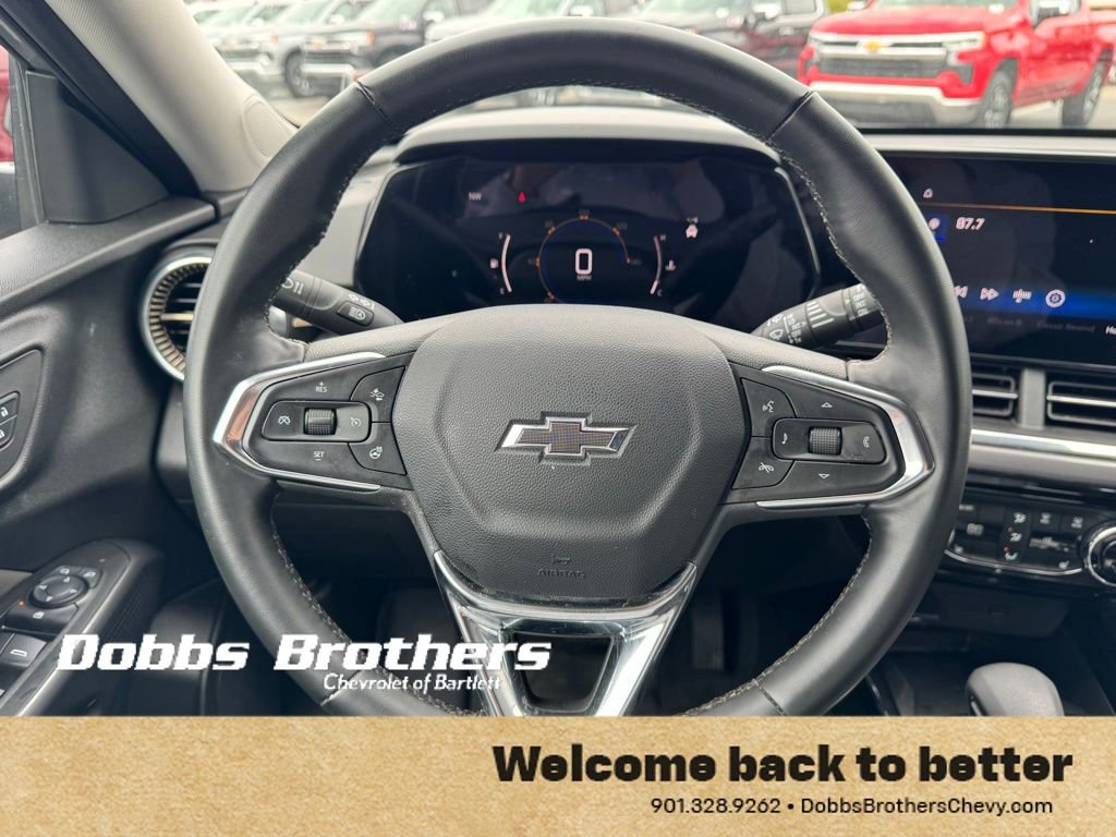 Used 2025 Chevrolet Trax ACTIV w/ Sunroof Package image 17