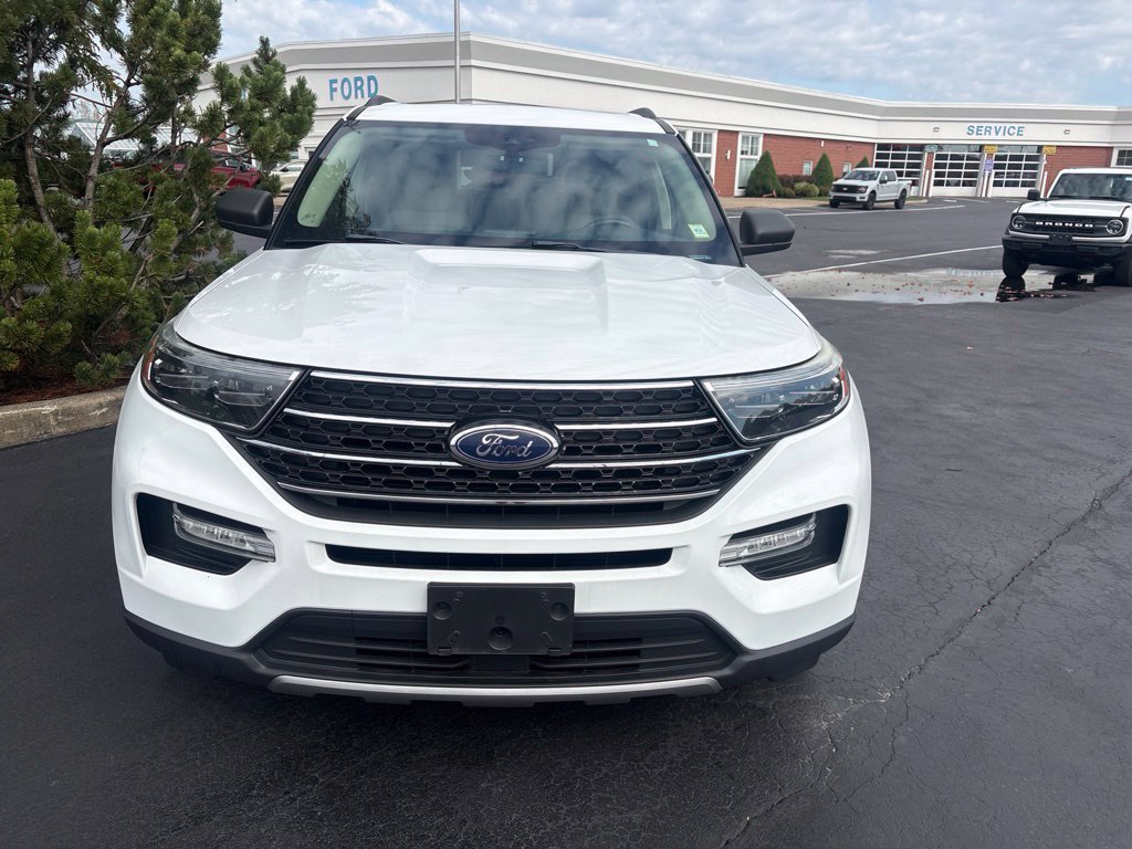 Used 2020 Ford Explorer XLT w/ Equipment Group 202A AWD/4WD image 8
