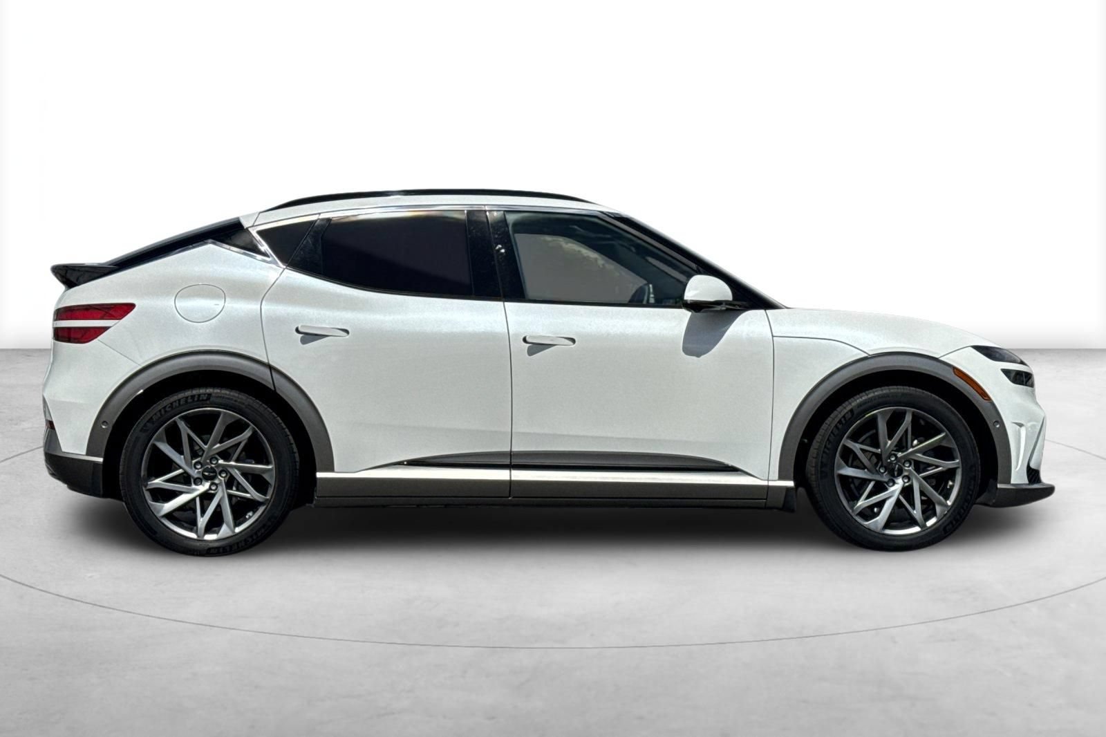 Used 2023 Genesis GV60 Advanced AWD/4WD image 7
