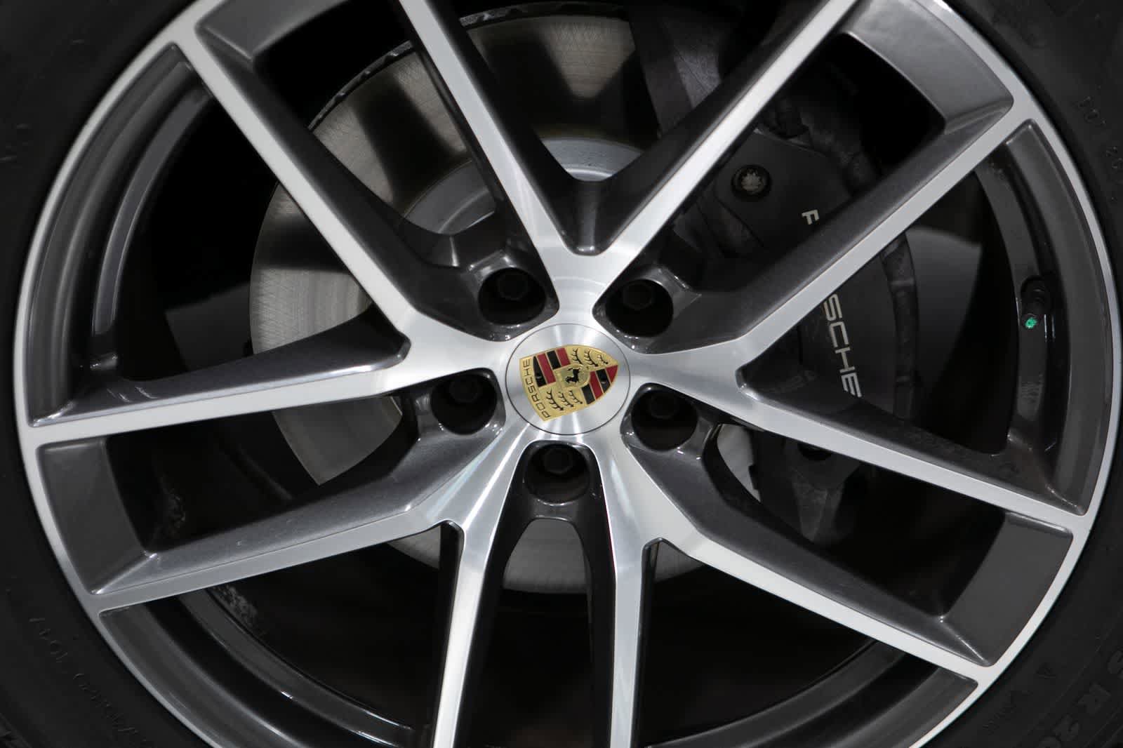 Certified 2023 Porsche Macan AWD/4WD image 11