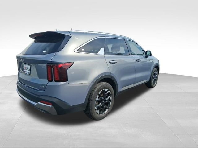 Used 2024 Kia Sorento S image 8