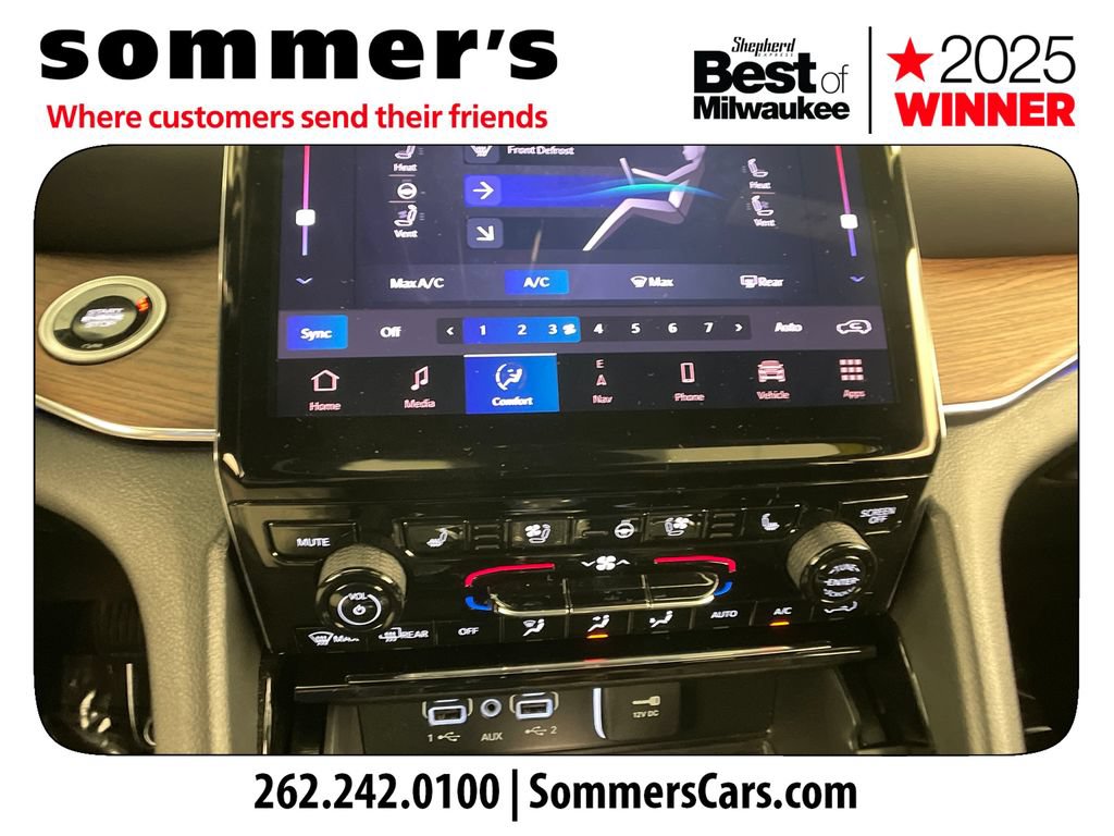 Used 2025 Jeep Grand Cherokee L Summit w/ Obsidian Package AWD/4WD image 16