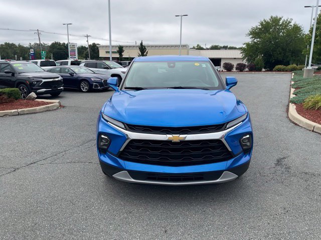 Used 2025 Chevrolet Blazer LT AWD/4WD image 2