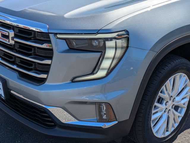 Used 2025 GMC Acadia Elevation w/ Elevation Premium Package FWD image 9