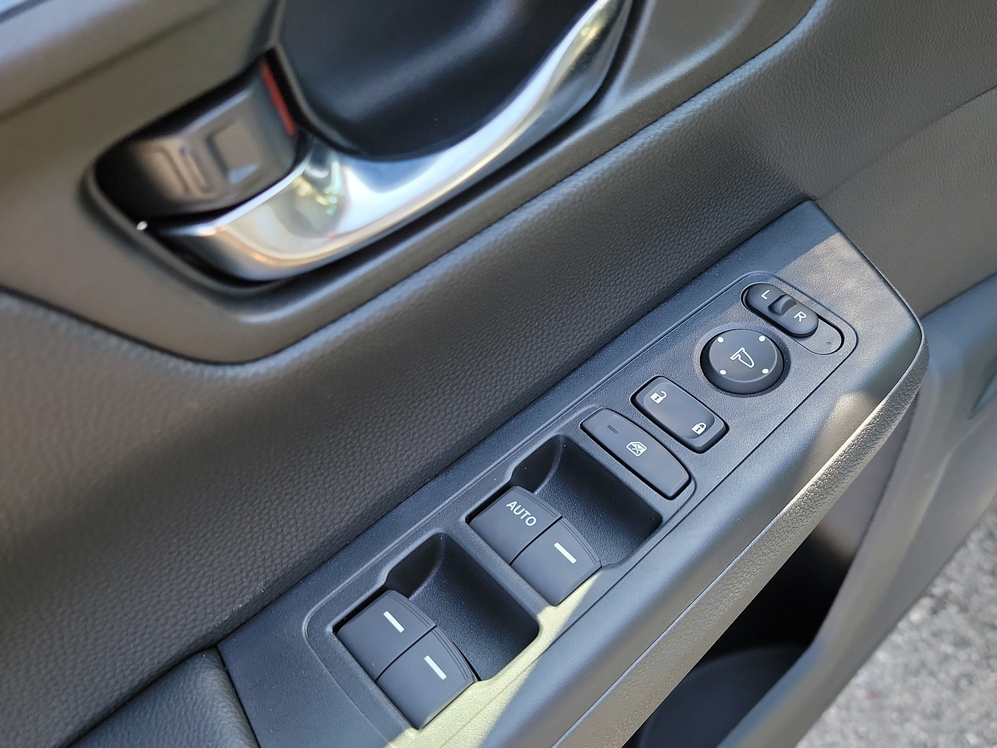 New 2027 Honda CR-V LX image 8