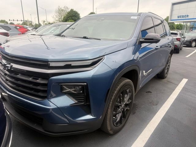 Used 2025 Chevrolet Traverse LT w/ Midnight/Sport Edition AWD/4WD image 1